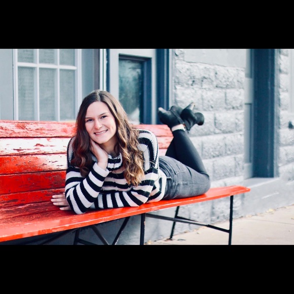 Meet your Posher, Elena - Picture 1 of 2